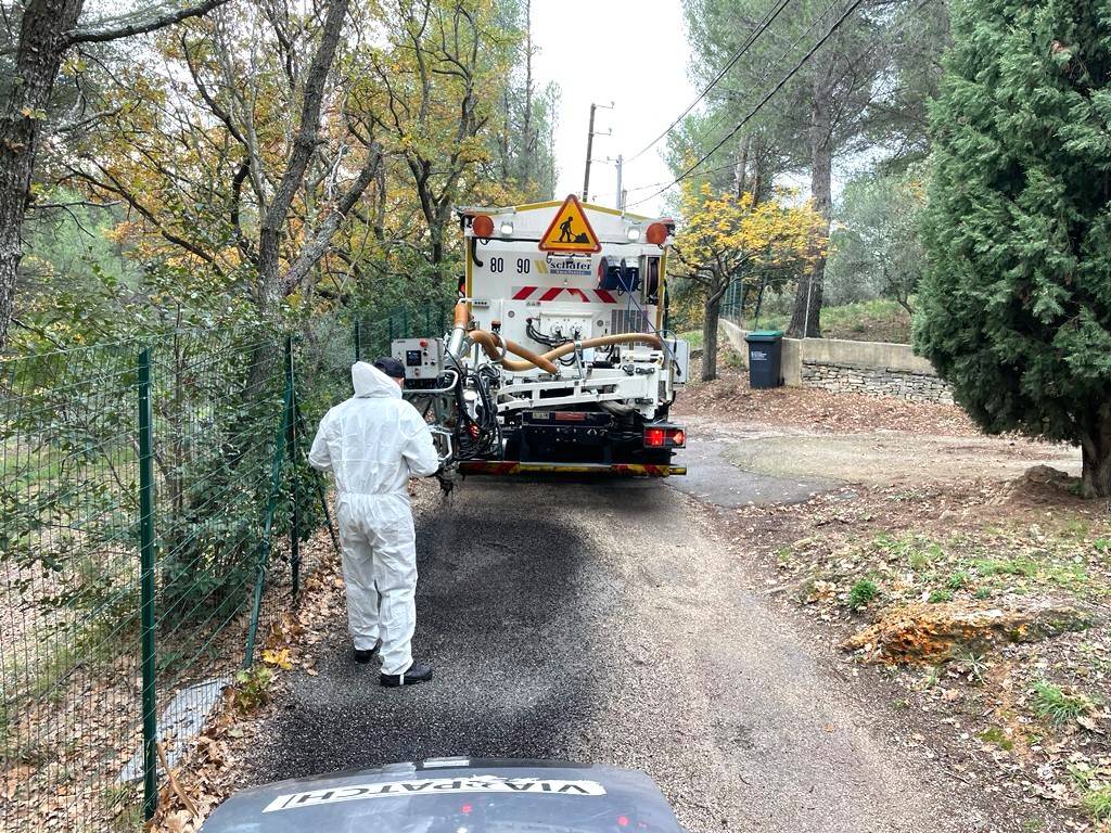 Comment réparer un trou dans l'enrobé dans le 13 près de marseille ?