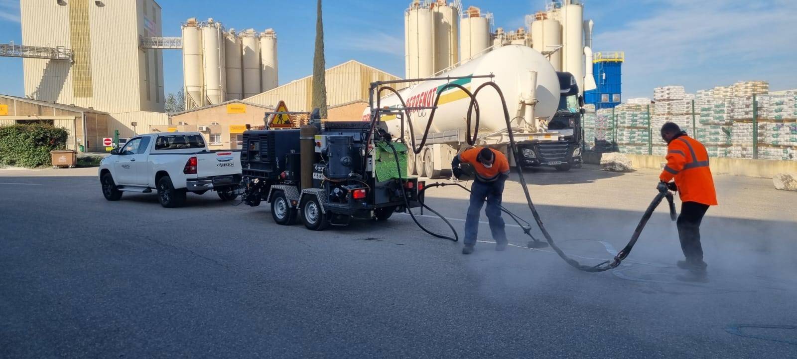 Réparation de route fissurée par via patch 