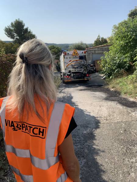 VIA-PATCH vous propose la location du BLOW-PATCHER pour la réparation des dégâts de la voirie