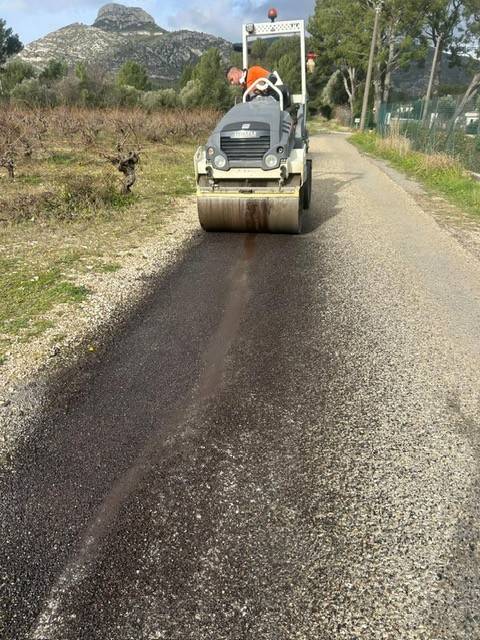 Entretien de voirie communale près de Vitrolles