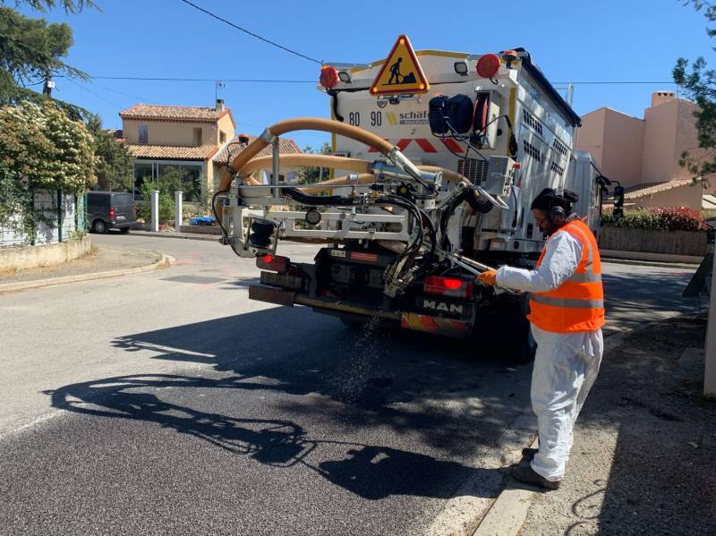 Réparation sur la voirie du bord de la chaussée pour la Commune de Lambesc dans les Bouches du Rhône