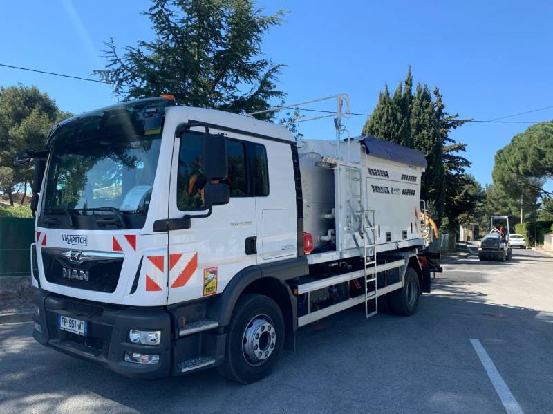 Le BLOW-PATCHER en location pour la réparation et la rénovation de la voirie dans les Bouches du Rhône