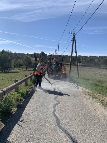 Pontage de fissures avec fondoir à Aix en provence