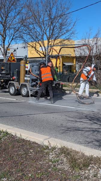 Comment réparer durablement fissures sur une route en enrobé à Marseille ?