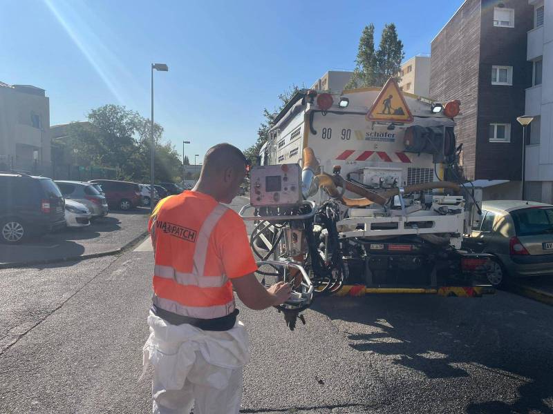 BLOW-PATCHER : L'enrobeur projeteur de Schaefer Technic