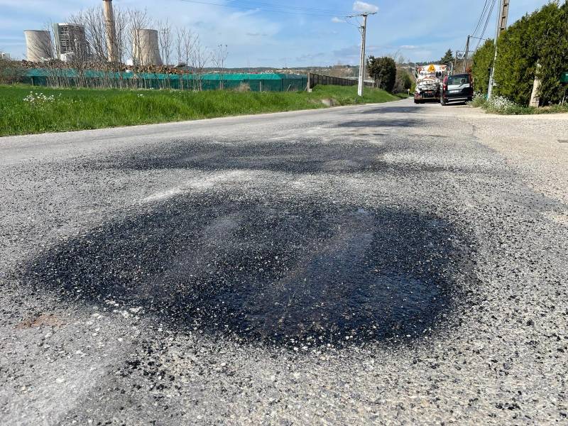 Photo de réparation de nid de poule à l'enrobé projeté par Via Patch