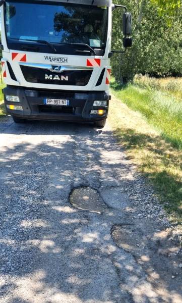 mise en sécurité des voiries avec le blowpatcher enrobeur projeteur paca et occitanie