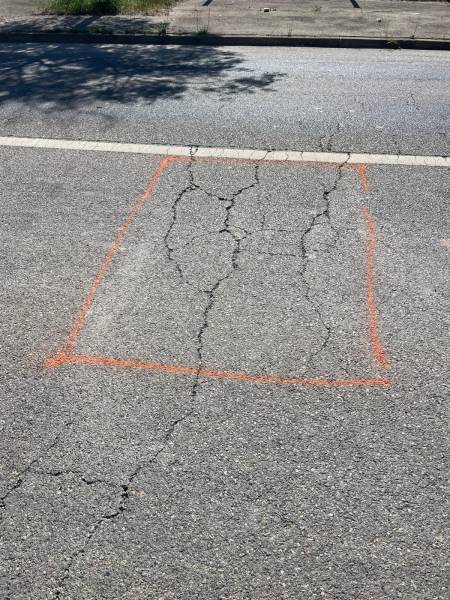 qu'est ce que le faïençage d'une route goudronnée Béziers