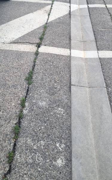 Comment traiter les fissures de son parking en Paca?