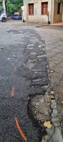 Marquage au sol des dégradations de la voirie 