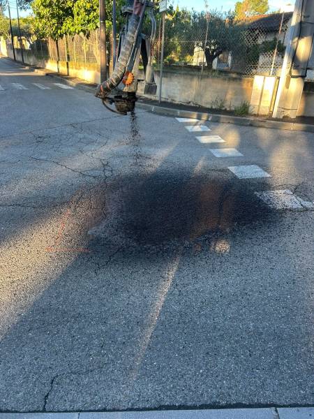 Projection d'enrobé avec le Greenswift pour entretien des route à moindre coût