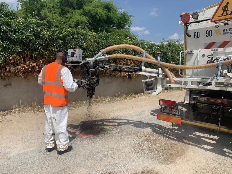 Réparation de nids de poule sur la voirie dans le 84