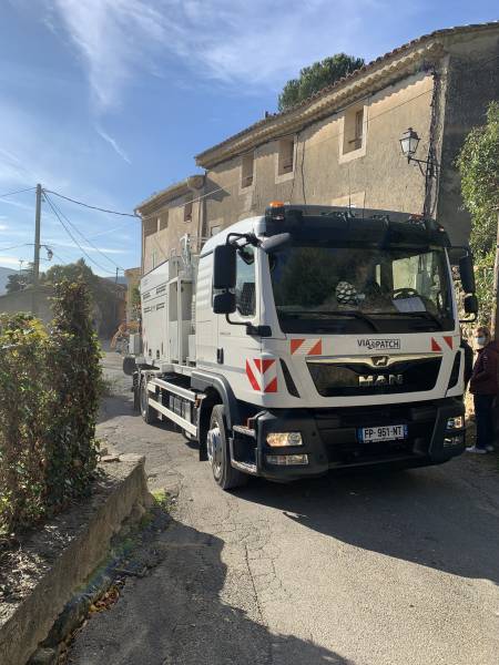 Le BLOW-PATCHER en location sur la commune du CADENET dans le VAUCLUSE pour la réfection de voirie