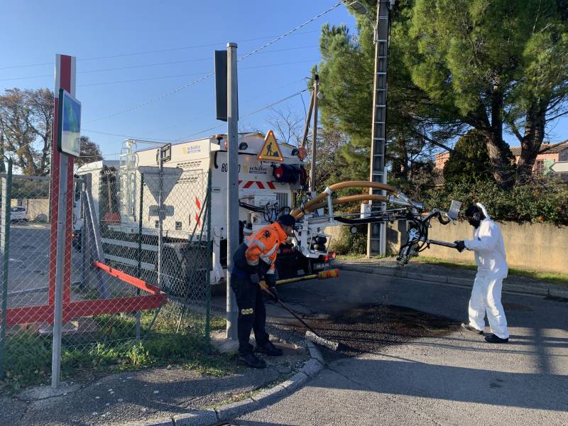 Réparation bord de chaussée avec le BLOW-PATCHER enrobeur projeteur