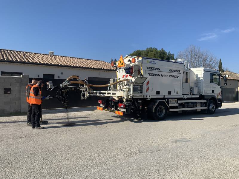 Le BLOW-PATCHER sur la commune de L'ISLE SUR SORGUES dans le Vaucluse pour la réparation des nids de poule