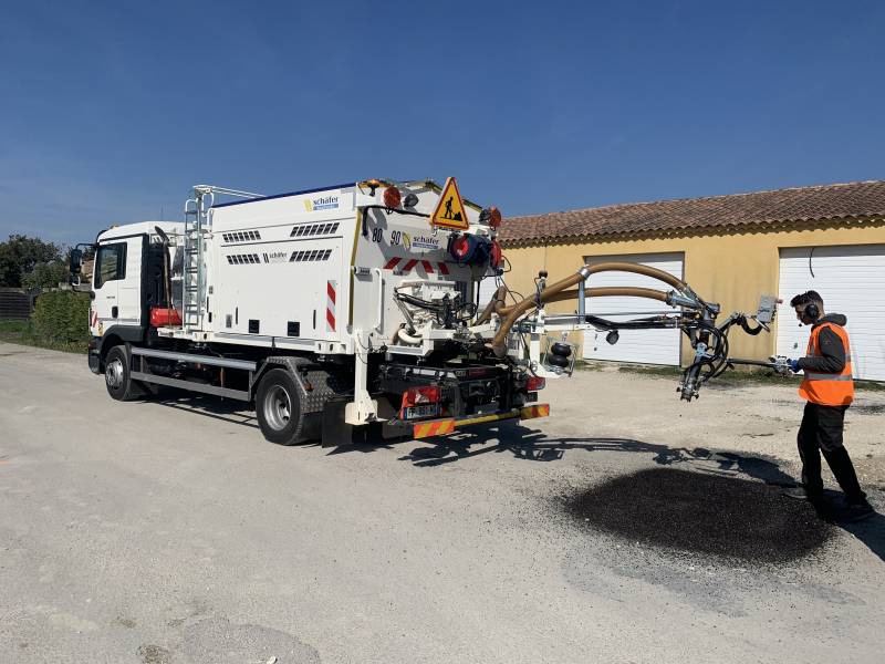 L'atelier BLOW-PATCHER sur l'ISLE SUR SOTGUES pour la réparation de la voirie dans le Vaucluse